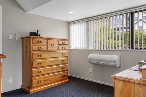 Photo of property in 24 Cornwall Road, Lyttelton, 8082