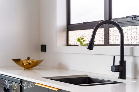 Photo of property in 109 Hurndall Street East, Maungaturoto, 0520