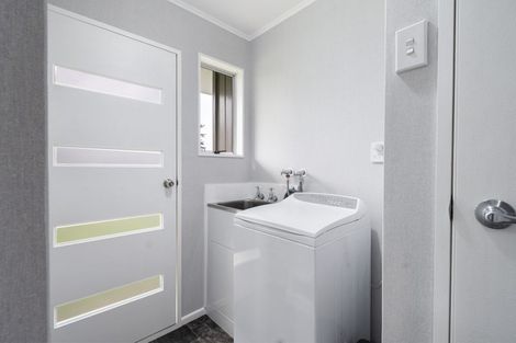 Photo of property in 30 Ongo Road, Hunterville, 4730