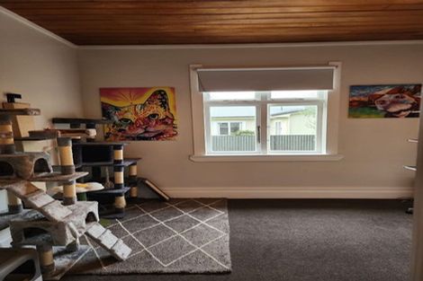 Photo of property in 10 Paraekaretu Street, Hunterville, 4730