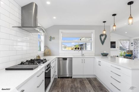 Photo of property in 1 Wahaika Way, Papamoa Beach, Papamoa, 3118