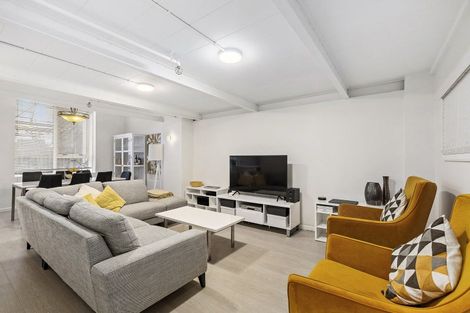 Photo of property in Stadium Garden Flats, 102/107 Thorndon Quay, Pipitea, Wellington, 6011