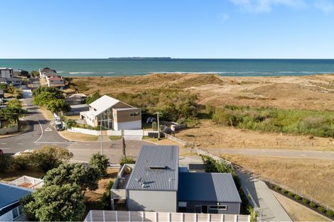 Photo of property in 1340 Papamoa Beach Road, Papamoa Beach, Papamoa, 3118