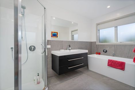 Photo of property in 15 Admiral Drive, Cooks Beach, Whitianga, 3591