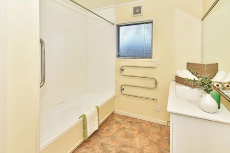 Photo of property in 1/446 Great South Road, Opaheke, Papakura, 2113