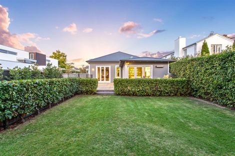 Photo of property in 7 Poynder Avenue, Merivale, Christchurch, 8014