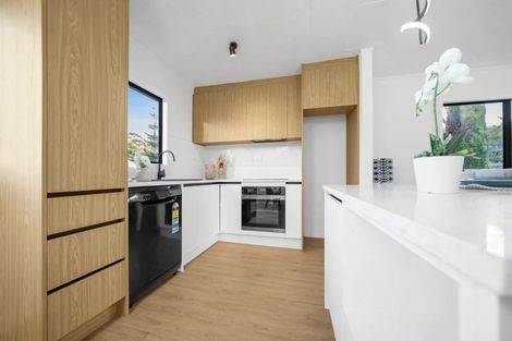 Photo of property in 87 West Harbour Drive, West Harbour, Auckland, 0618