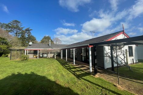 Photo of property in 19 Nikau Street, Inglewood, 4330