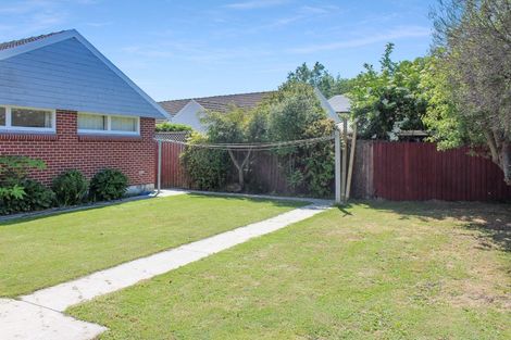Photo of property in 22 Grahams Road, Ilam, Christchurch, 8041