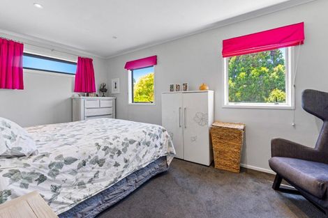 Photo of property in 32 Noall Street, Te Atatu Peninsula, Auckland, 0610