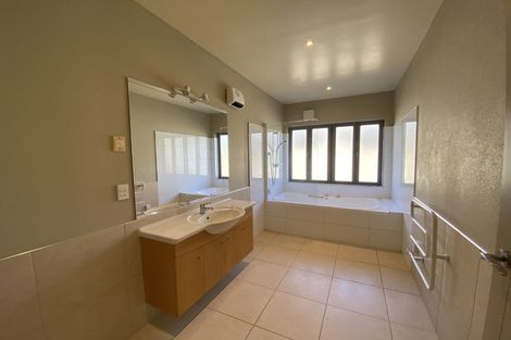 Photo of property in 12 Orbell Drive, Lake Hayes, Queenstown, 9304