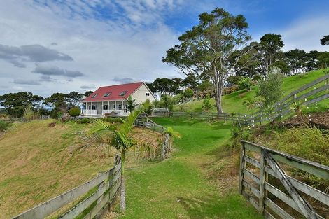 Photo of property in 173 Pinchgut Road, Kaukapakapa, 0873
