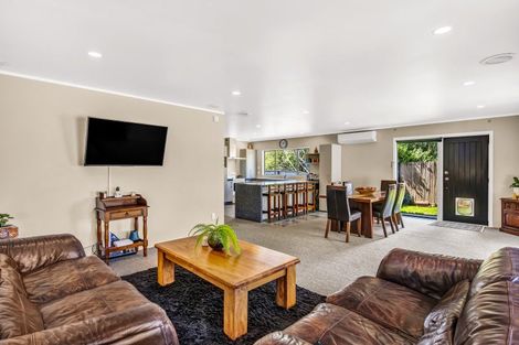 Photo of property in 64 Poplar Avenue, Raumati South, Paraparaumu, 5032