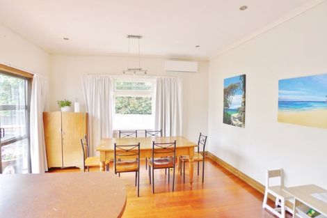 Photo of property in 32 Queensway, Three Kings, Auckland, 1024