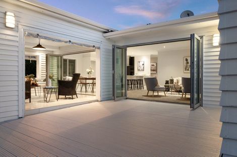 Photo of property in 202 Ranginui Road, Welcome Bay, Tauranga, 3175