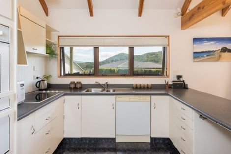 Photo of property in 18 Moana View Road, Waikawa, Picton, 7220