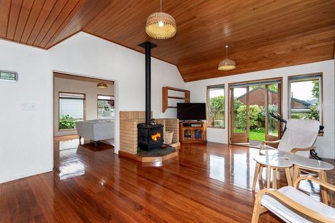 Photo of property in 54 Apsley Drive, Avonhead, Christchurch, 8042