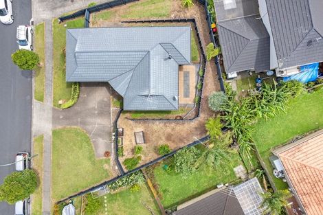 Photo of property in 11 Saralee Drive, Manurewa, Auckland, 2105