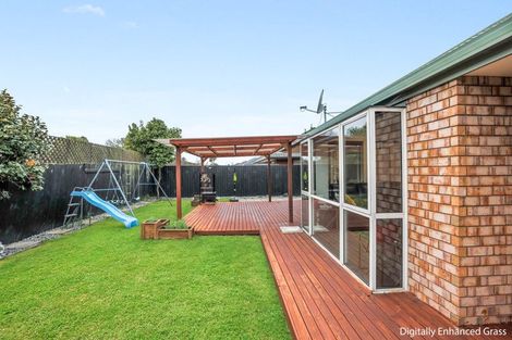 Photo of property in 3 Farquhars Road, Redwood, Christchurch, 8051