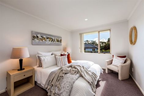 Photo of property in 15 Condor Place, Unsworth Heights, Auckland, 0632