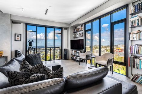 Photo of property in The Metropolis Apartments, 3305/1 Courthouse Lane, Auckland Central, Auckland, 1010