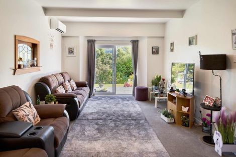 Photo of property in 27 Awatea Street, Ranui, Porirua, 5024