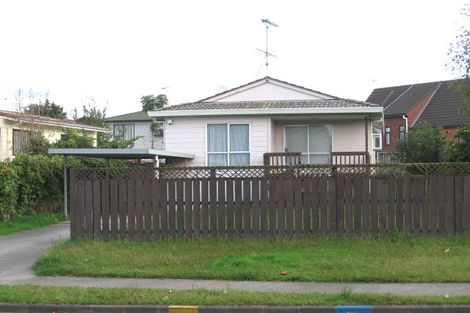 Photo of property in 1/40 Granville Drive, Massey, Auckland, 0614