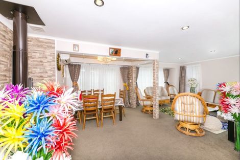 Photo of property in 61 Oreil Avenue, West Harbour, Auckland, 0618