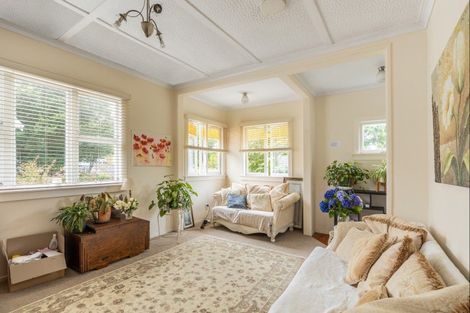 Photo of property in 14 Downe Street, New Plymouth, 4310