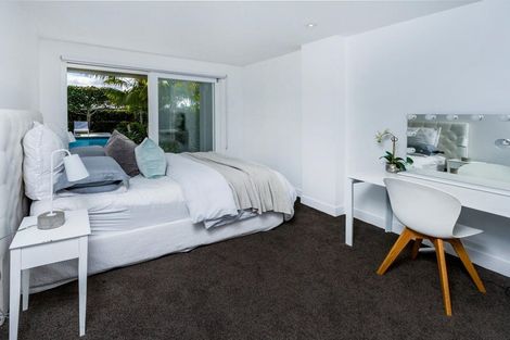Photo of property in 306 Hurstmere Road, Takapuna, Auckland, 0622