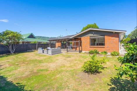 Photo of property in 4 Wakefield Grove, Waikanae, 5036