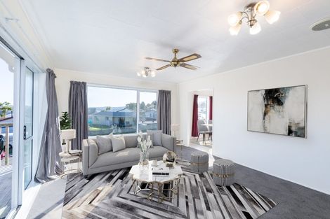 Photo of property in 74 Horokiwi Road West, Newlands, Wellington, 6037