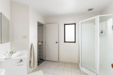 Photo of property in 12 Gloria Avenue, Te Atatu Peninsula, Auckland, 0610