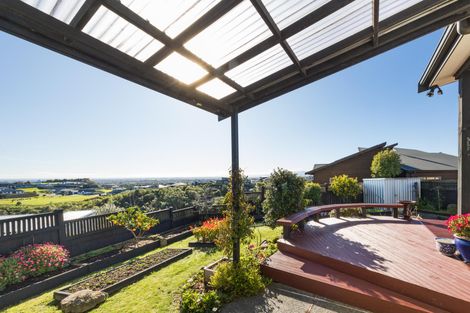 Photo of property in 111 Ruapehu Drive, Fitzherbert, Palmerston North, 4410