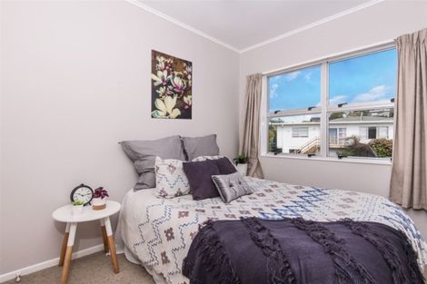 Photo of property in 43 Carluke Street, Paparangi, Wellington, 6037