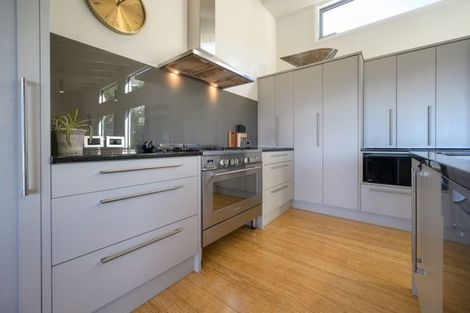 Photo of property in 28 Commodore Place, Britannia Heights, Nelson, 7010