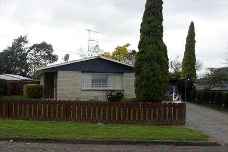 Photo of property in 6 Philip Street, Carterton, 5713