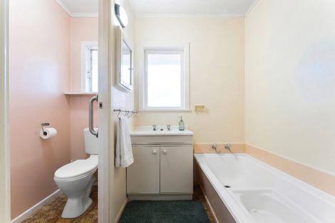 Photo of property in 6 Cardiff Road, Pakuranga, Auckland, 2010