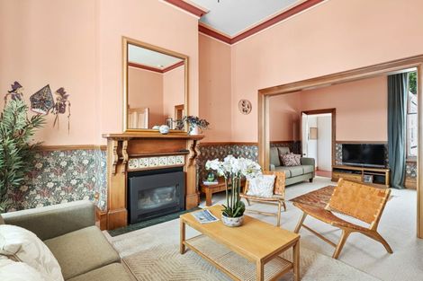 Photo of property in 17 Maarama Crescent, Aro Valley, Wellington, 6021