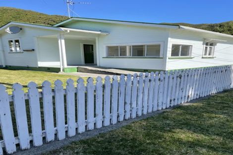 Photo of property in 41 Norton Park Avenue, Fairfield, Lower Hutt, 5011
