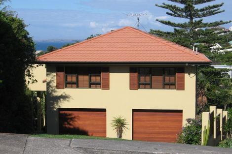 Photo of property in 2a Korotaha Terrace, Rothesay Bay, Auckland, 0630