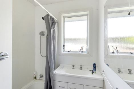 Photo of property in 8 Westmont Street, Ilam, Christchurch, 8041