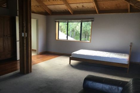 Photo of property in 1049 Scenic Drive North, Swanson, Auckland, 0816