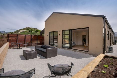 Photo of property in 35 Alps View Place, Lake Hayes, Queenstown, 9304