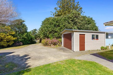 Photo of property in 44 Toi Street, Otaki Beach, Otaki, 5512