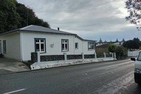 Photo of property in 122 Milton Road, Bluff Hill, Napier, 4110
