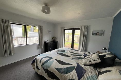 Photo of property in 58 Albatross Close, Whitby, Porirua, 5024