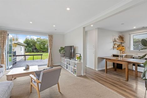 Photo of property in 34 Barnes Road, Redwood, Christchurch, 8051