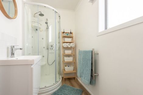 Photo of property in 5 Raebern Lane, Raumati Beach, Paraparaumu, 5032