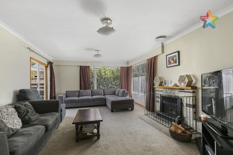 Photo of property in 10 Holyoake Crescent, Avalon, Lower Hutt, 5011